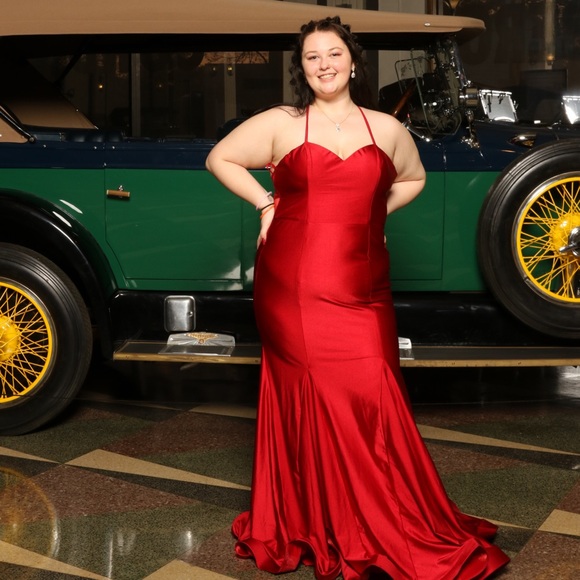 RED PROM DRESS SIZE 12♥️ - Picture 1 of 4